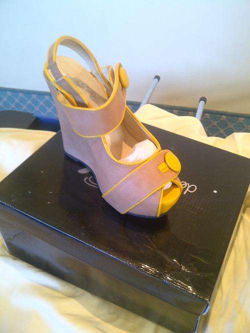 FASHION SHOES SIZE 6