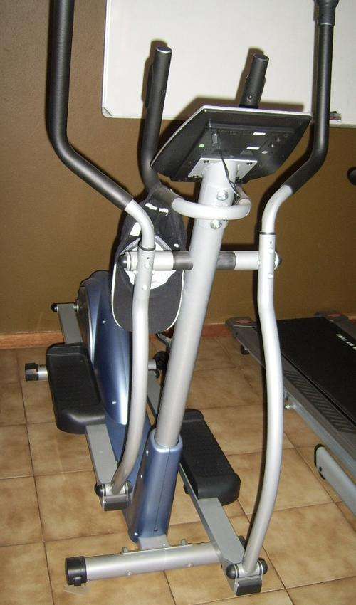 ELLIPTICAL TRAINER
