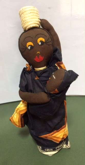 DOLLS - SEE PICS of this LARGE COLLECTION of 10 DOLLS @ a LOW START PRICE