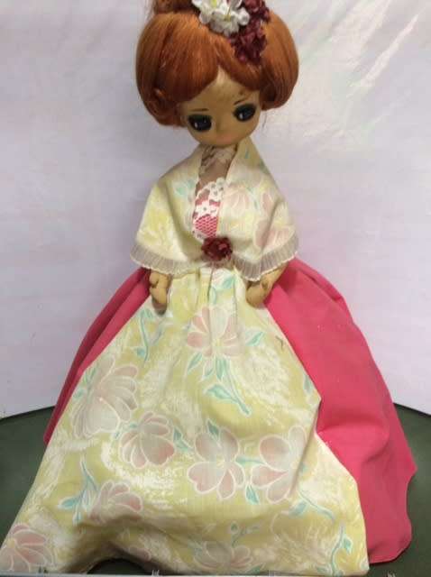 DOLLS - SEE PICS of this LARGE COLLECTION of 10 DOLLS @ a LOW START PRICE
