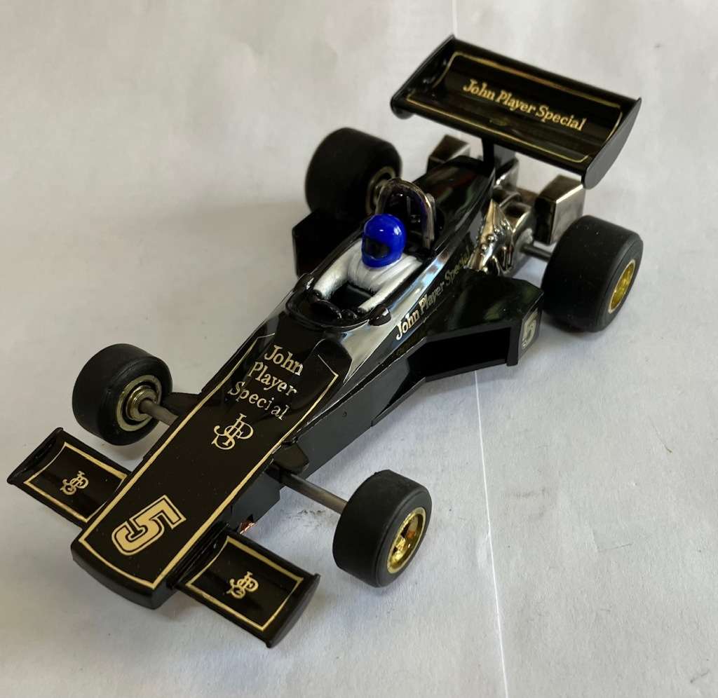 CHRISTMAS IN JUNE - Scalextric Lotus 77 (Listing 1)