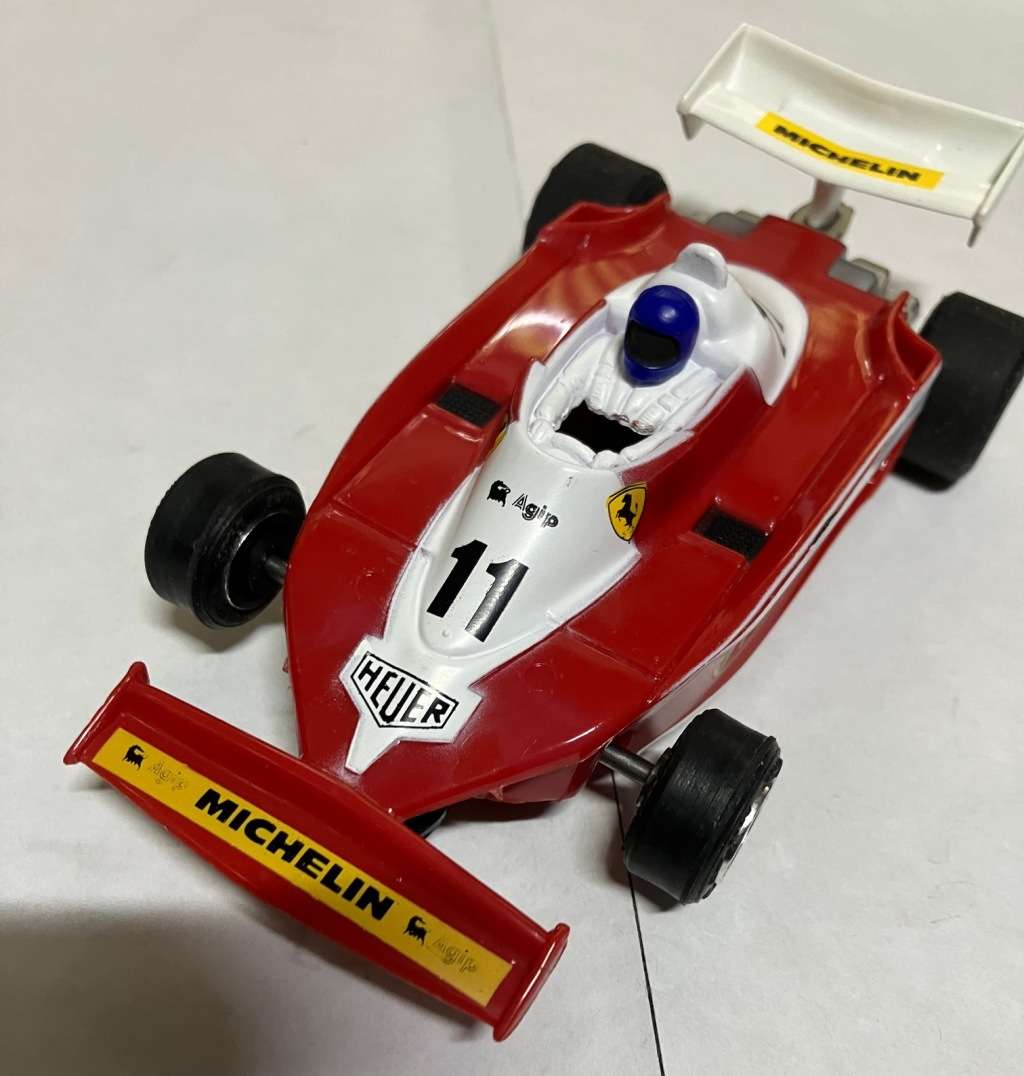 CHRISTMAS IN JUNE - Scalextric Ferrari 312T - RED (Listing 1)