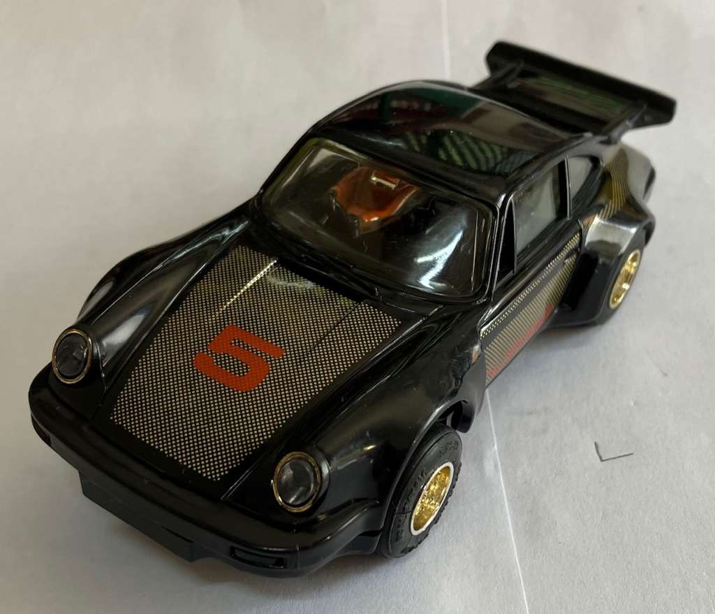 Scalextric Porsche 935 - Black (with working lights)