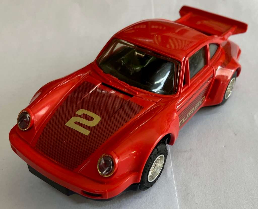 Scalextric Porsche 935 - Red