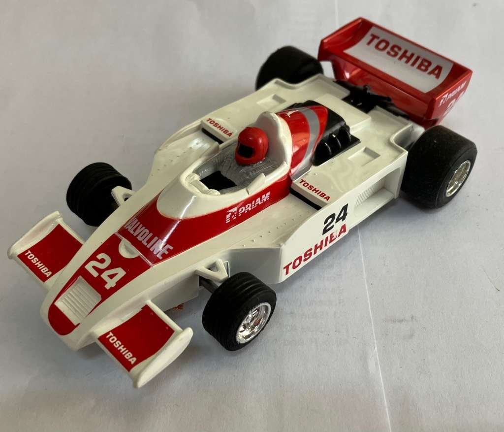 CHRISTMAS IN JUNE - Scalextric Renault RS01 - Red and white