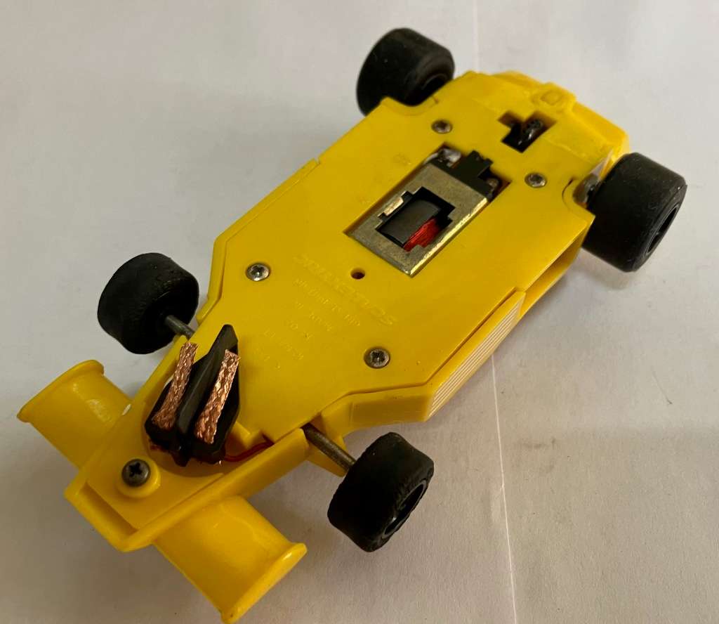 CHRISTMAS IN JUNE - Scalextric Renault RS01 (Listing 2)