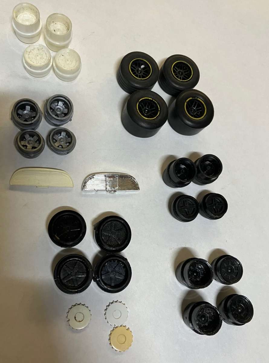 Scalextric rims and Mini Cooper grills