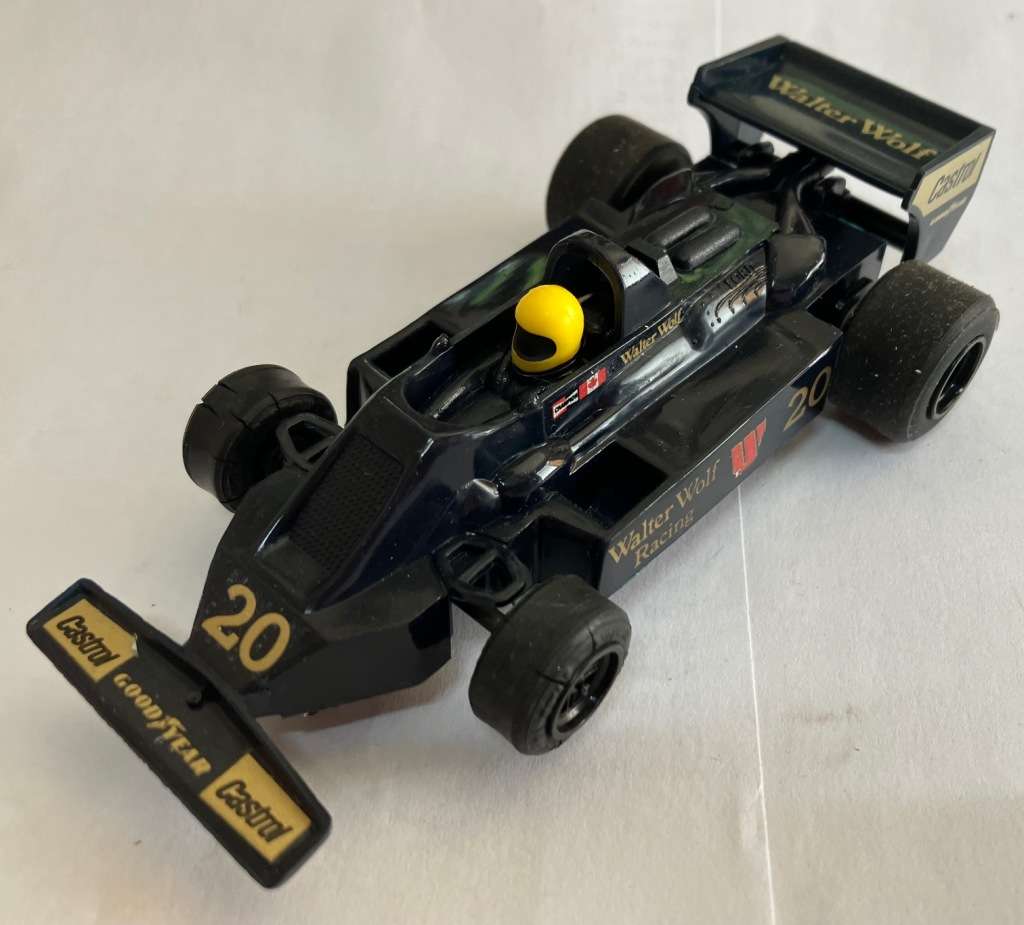 CHRISTMAS IN JUNE - Scalextric Wolf - Black