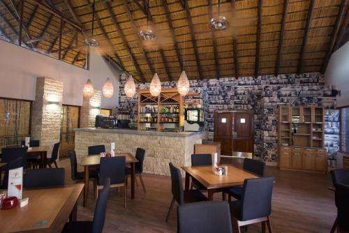 SEASONS SPORTS AND SPA ( NORTH WEST) : 3 Bedroom units sleeping 8 : 29th April - 3rd May 2019