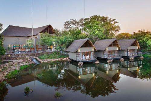 SEASONS SPORTS AND SPA ( NORTH WEST) : 3 Bedroom units sleeping 8 : 29th April - 3rd May 2019