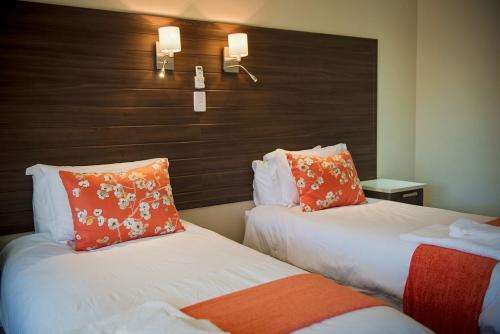 SEASONS SPORTS AND SPA ( NORTH WEST) : 3 Bedroom units sleeping 8 : 29th April - 3rd May 2019