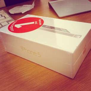 Brand New Sealed iPhone 5 16GB (White) - Free Delivery