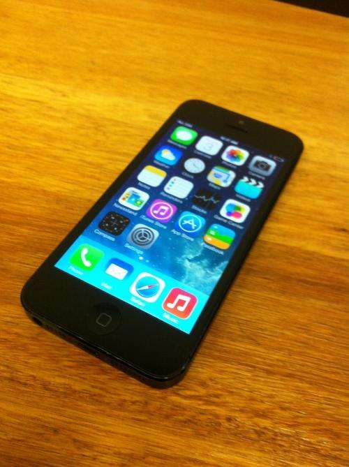 iPhone 5 16GB - Black! Free Delivery!
