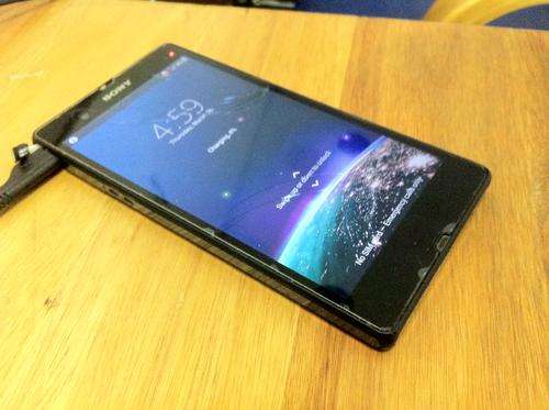 Sony Xperia Z - Cracked Screen - Free Delivery!