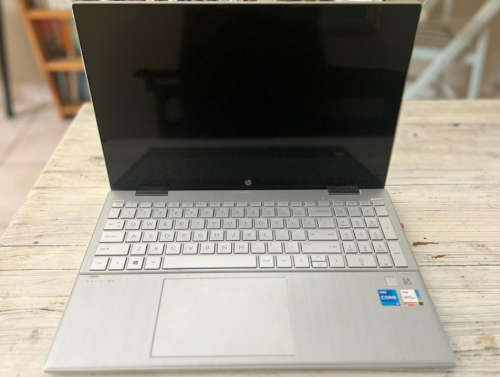 HP Pavilion 15 x360 i5 8GB RAM 512GB