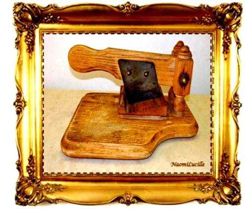 ***LOVELY OLD CHARACTERFUL SOLID WOODEN BILTONG KERWER/ CHUNK/CUTTER - IDEAL FOR USE OR DISPLAY**