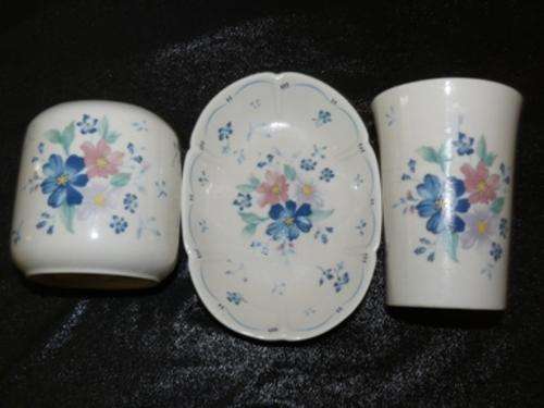 *****PRETTY- 3 PIECE TRISA FINE PORCELAIN - STYLE BAVARIA*****