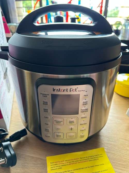 Instant Pot Duo Plus 9-in-1 Smart Pressure Cooker (6L) (Brand New)