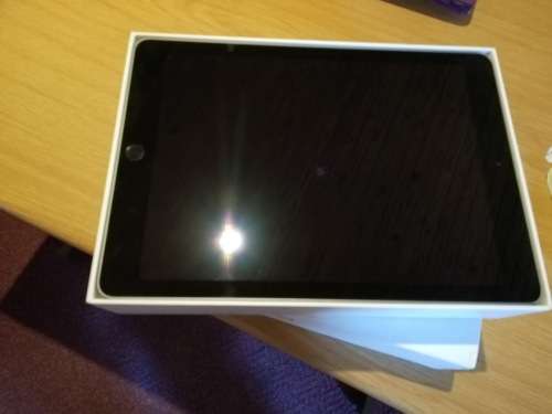 iPAD - 5th Generation - 9.7" - 128 GB - Wifi