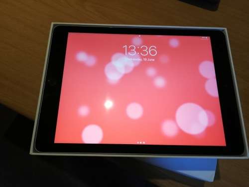 iPAD - 5th Generation - 9.7" - 128 GB - Wifi
