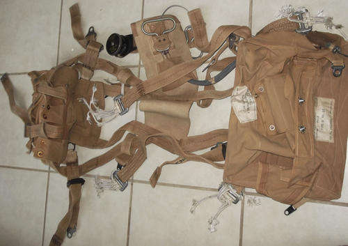AIR FORCE PILOT PARACHUTE HARNESS. VERY RARE.
