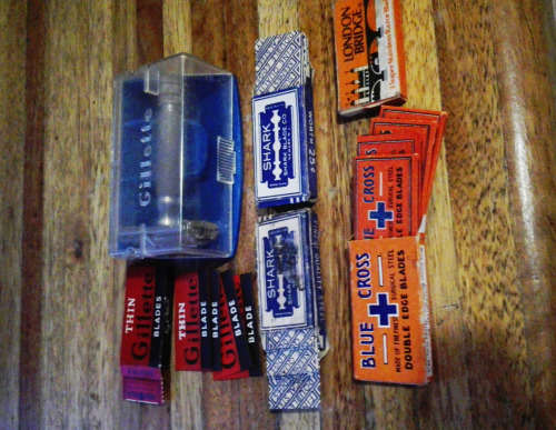 VINTAGE GILLETTE RAZOR.