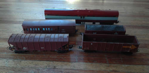 LIMA S A R ROLLING STOCK. HO SCALE.