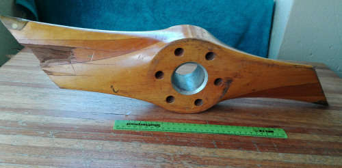 SECTION OF WOODEN VINTAGE PROPELLAR .