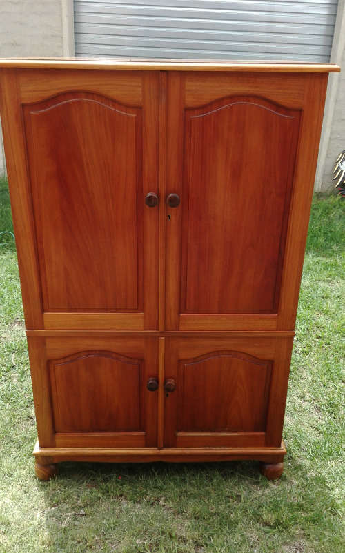 CABINET. KNYSNA BLACK WOOD.