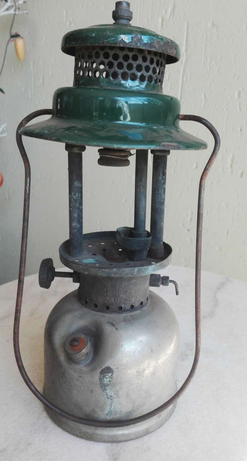 COLEMAN LAMP . Vintage MODEL 249