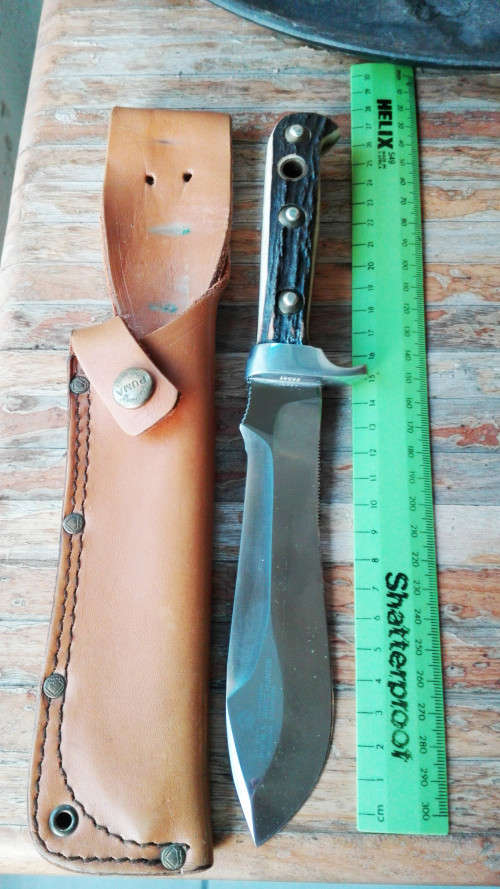 PUMA WHITE HUNTER KNIFE.