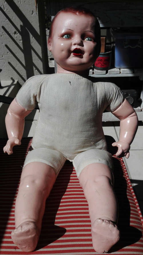 VINTAGE DOLL. E. I. H. Co . 1920's.