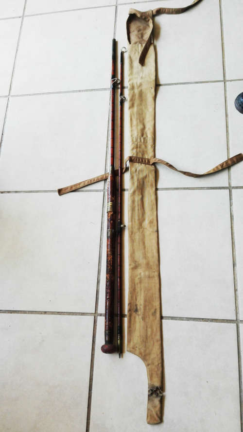 SPLIT CANE ANTIQUE FISHING ROD. ENGLAND.