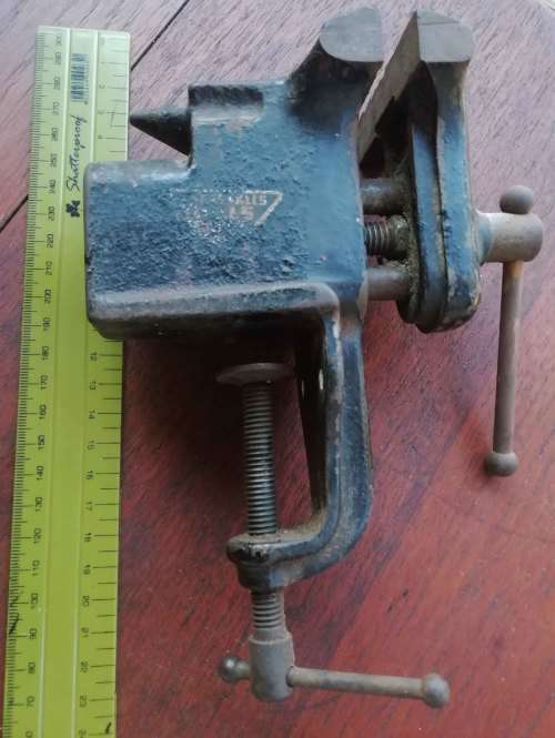 SMALL BENCH VICE WITH ANVIL, MILLERS FALLS.