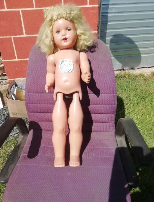 VINTAGE 1940's WALKING/TALKING DOLL.