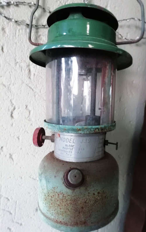 VINTAGE COLEMAN LAMP. MODEL 339, CANADA.