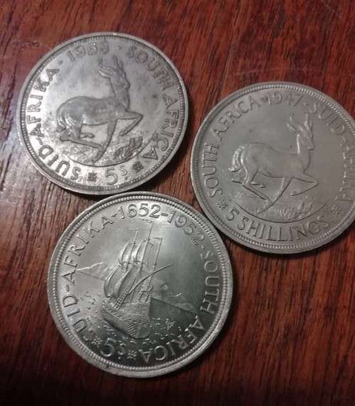 THREE CROWNS, 1947, 1952, 1958. CIRCULATION COINS. BID PER COIN.