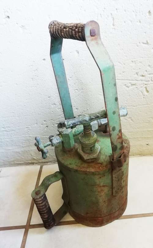 WW 11 MILITARY KEROSENE PARAFFIN BLOW TORCH. 1941.