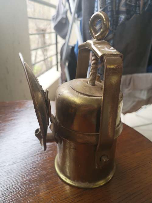 MINER`S CARBIDE LAMP. ANTIQUE.