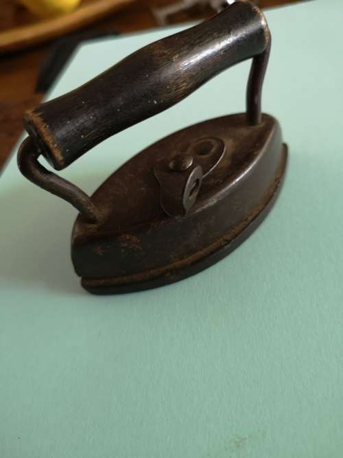 S A D, DOVER, MINIATURE IRON.