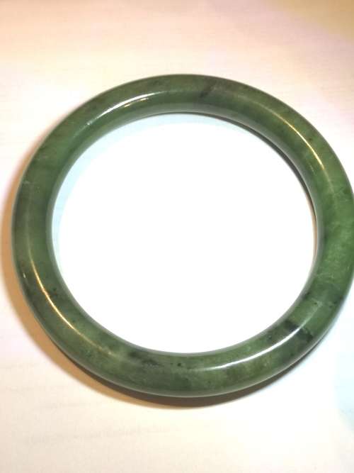 JADE BANGLE.RARE.