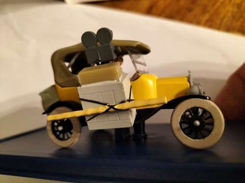 MODEL TOY. MODEL `T` FORD TINTIN AU CONGO.HERGE. . DIE CAST METAL. 1:43.