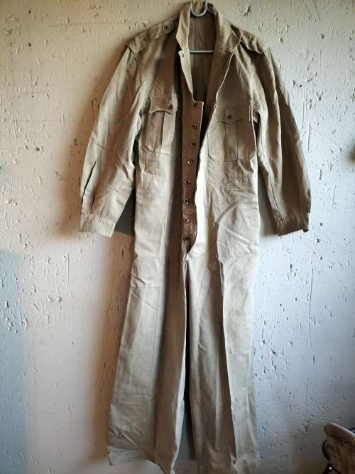 RARE RARE. WW2 ARMY KHAKI UNIFORM.