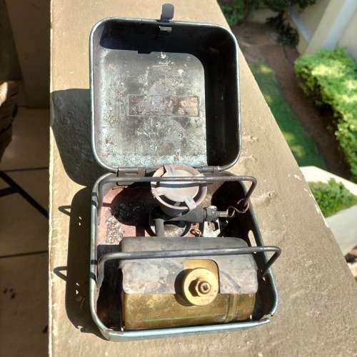 RARE OPTIMUS 8R CAMP STOVE.