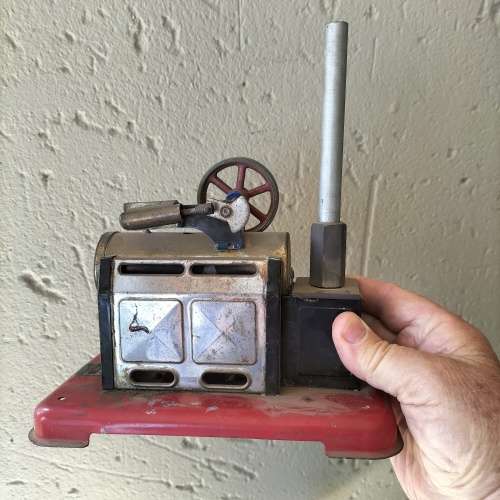 STEAM ENGINE. TOY BY MAMOD. ENGLAND.