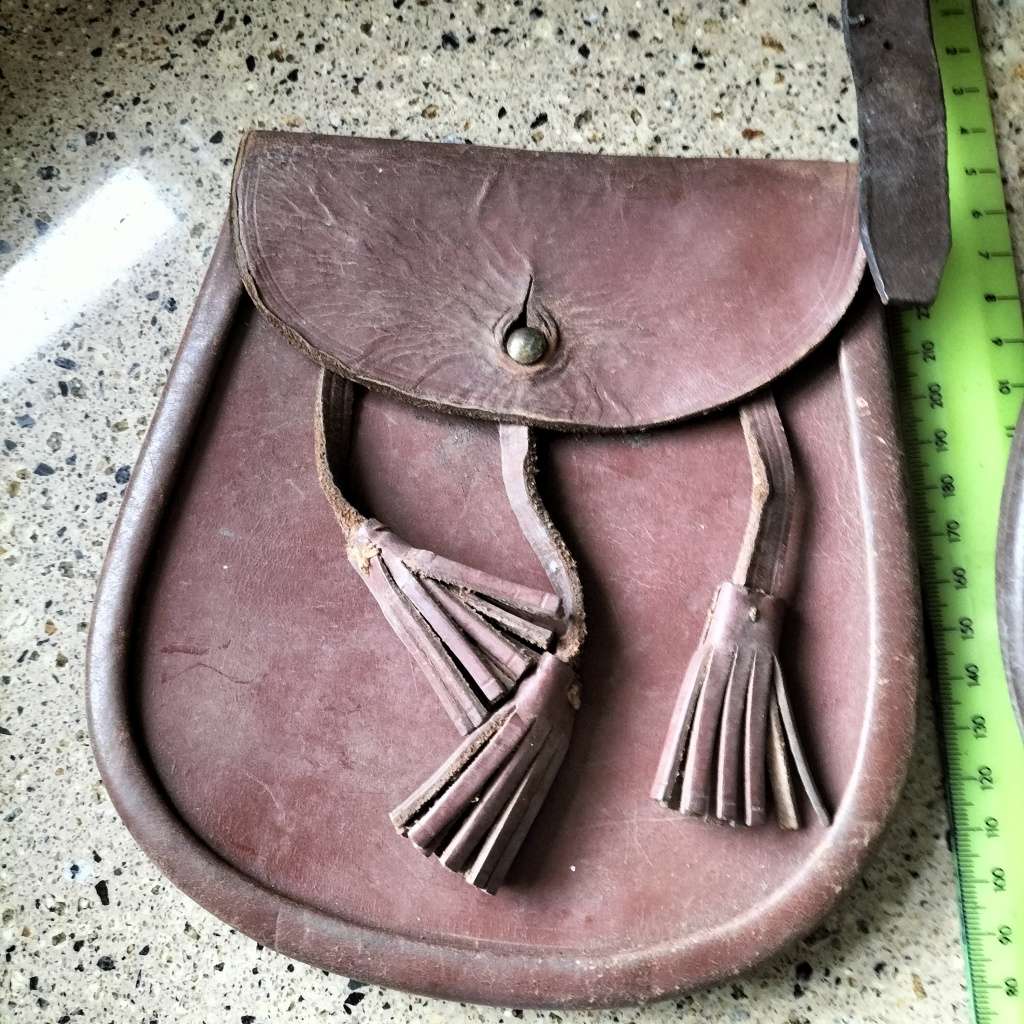 MILITARY SCOTTISH LEATHER SPORRANS.