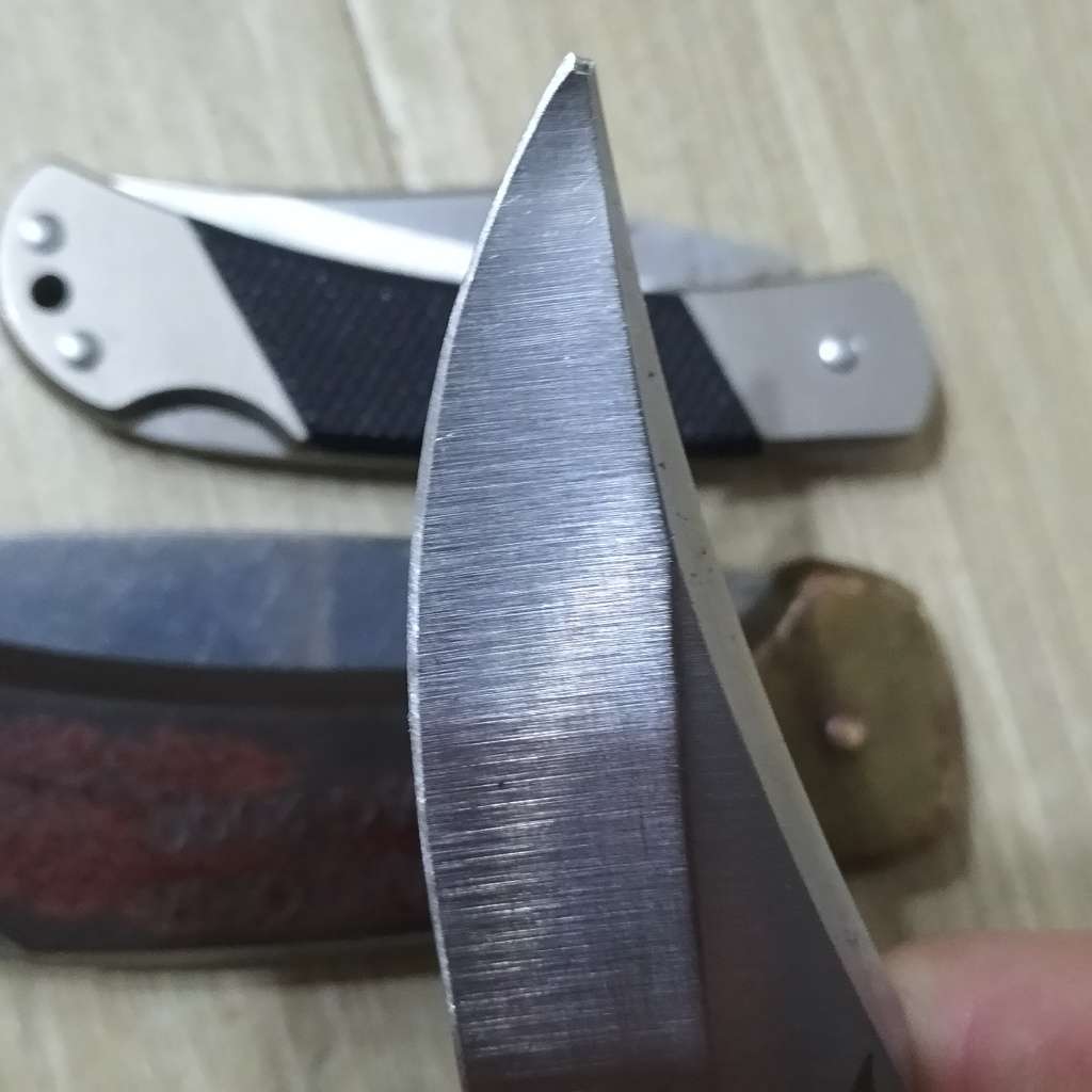 THREE POCKET KNIVES.