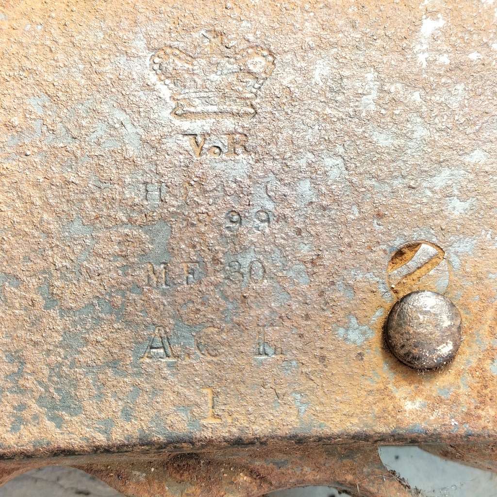 BARN FIND. DE-ACTIVATED .303, AND MARTINI HENRY.