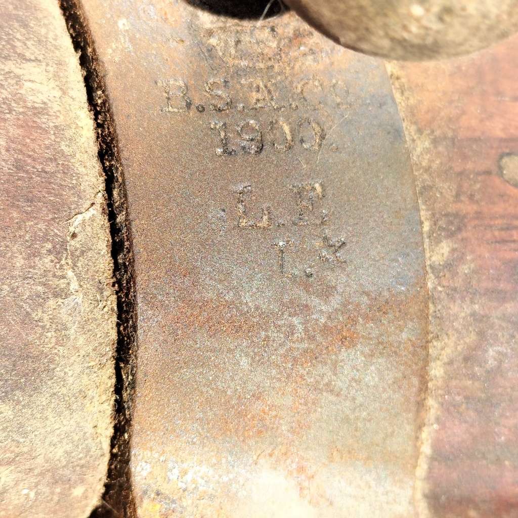 BARN FIND. DE-ACTIVATED .303, AND MARTINI HENRY.