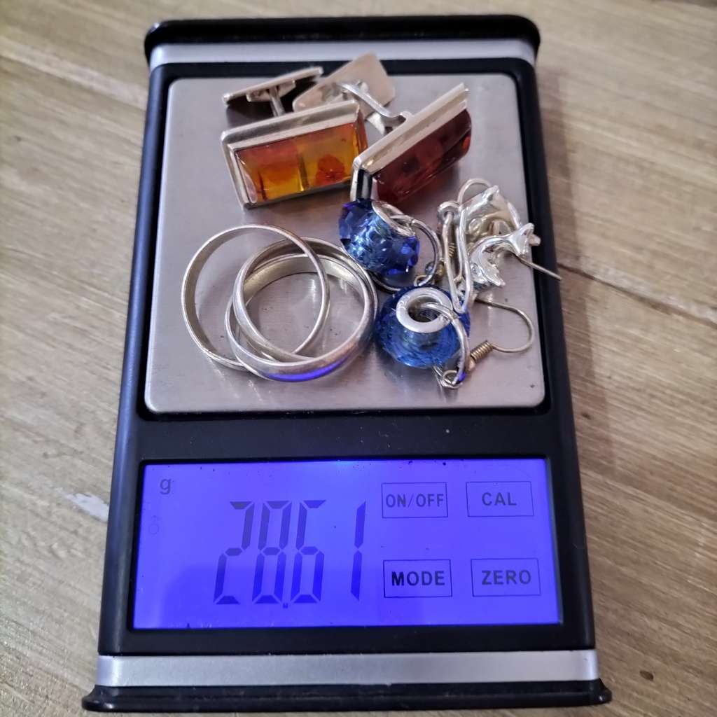 VINTAGE SILVER JEWELLERY.